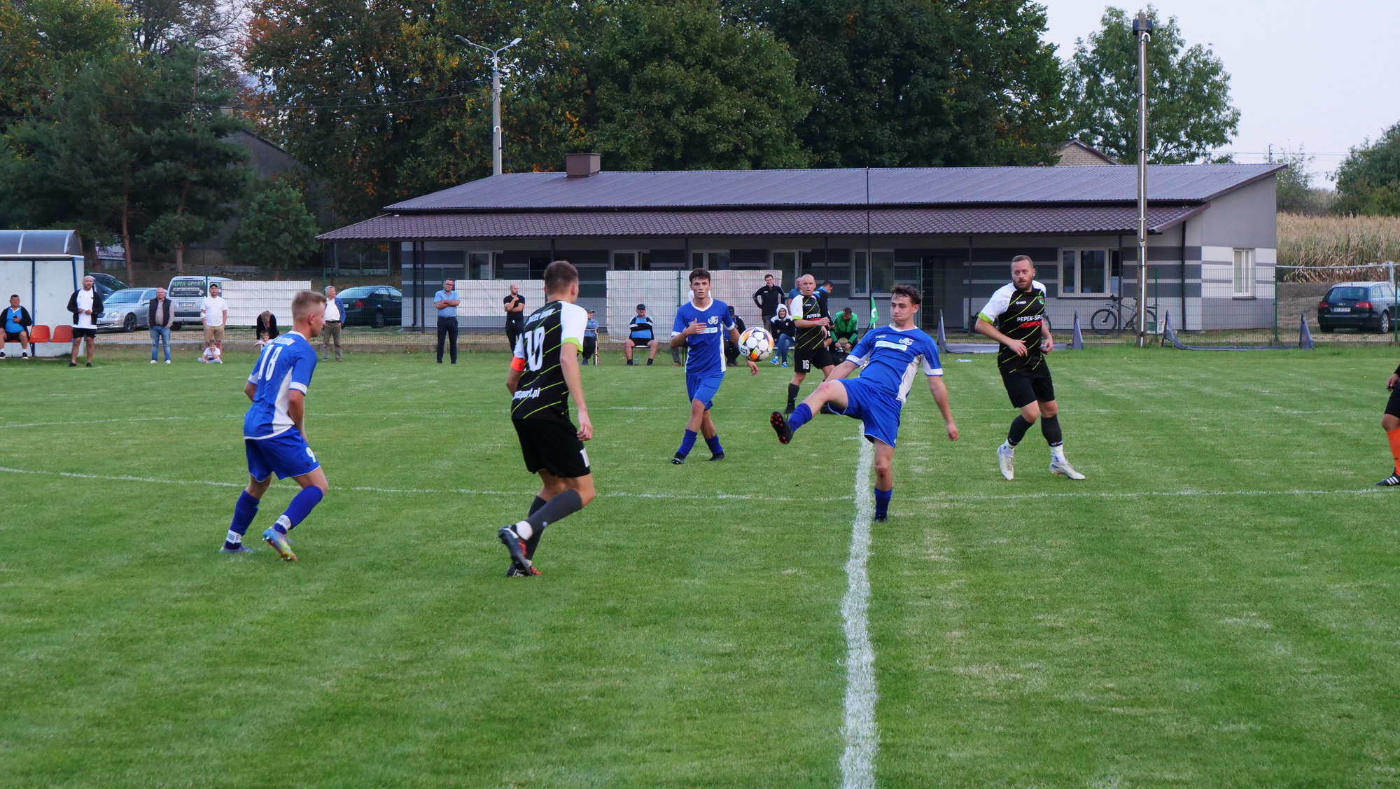 Sęp - Orzeł Unin: przegrana 1:2 w derbach, trafienie samobójcze otworzyło wynik meczu